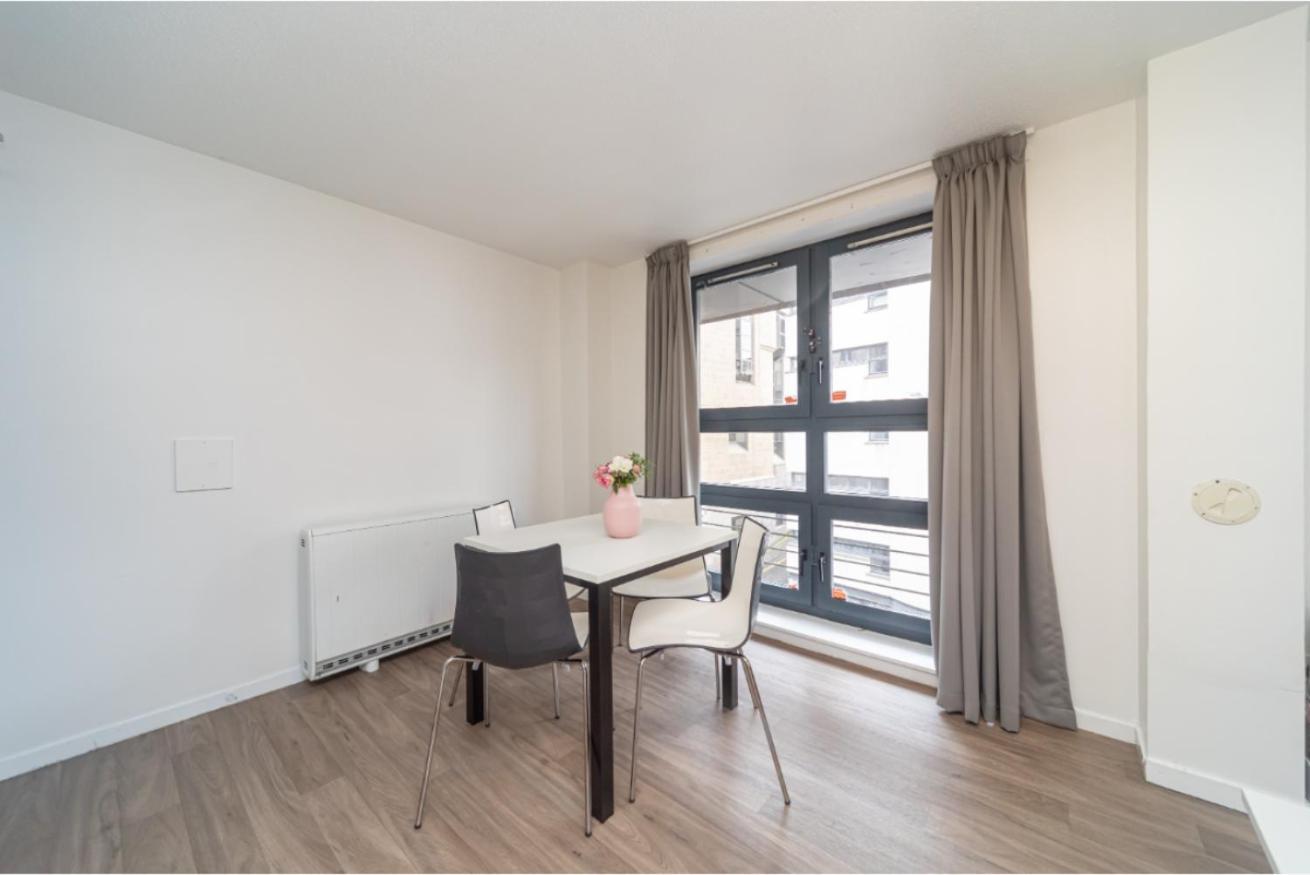 Apartamento Joivy Affordable 3,4,5 And 12 Bed Private Flats Next To Royal Mile (Adults Only) Edimburgo Exterior foto