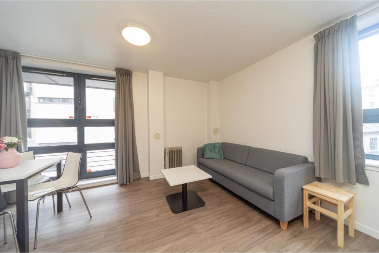 Apartamento Joivy Affordable 3,4,5 And 12 Bed Private Flats Next To Royal Mile (Adults Only) Edimburgo Exterior foto
