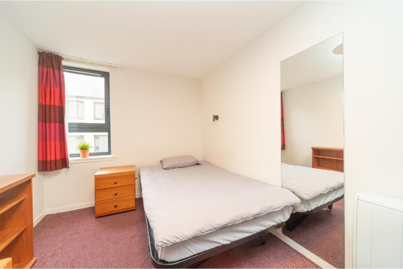 Apartamento Joivy Affordable 3,4,5 And 12 Bed Private Flats Next To Royal Mile (Adults Only) Edimburgo Exterior foto
